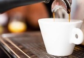 Сколько должна стоить чашка кофе, чтобы владелец кафе получал прибыль | paraskevat.ru